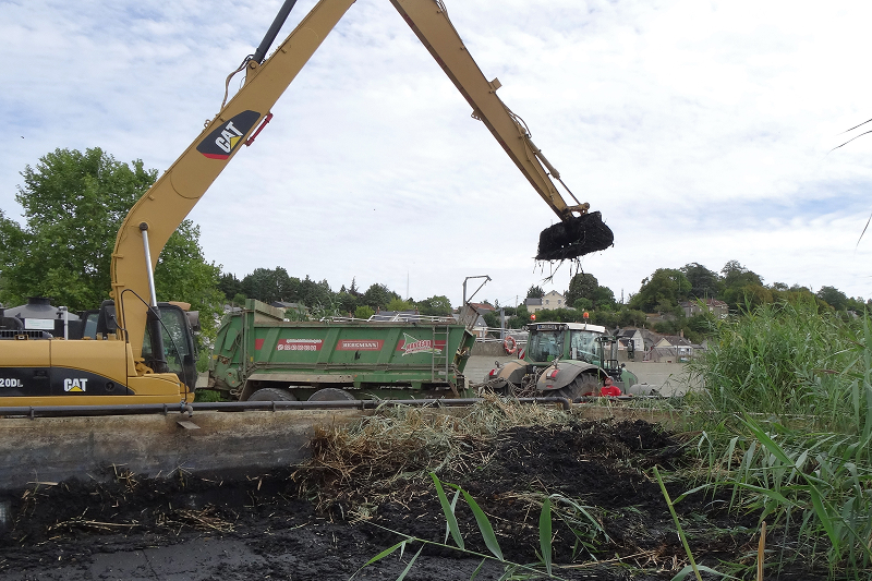 curage lagune chargement boues